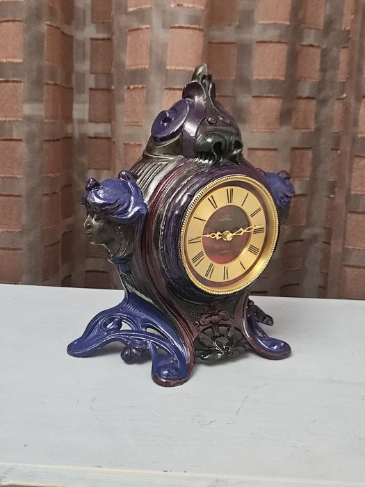 Настолен часовник Ар нуво .