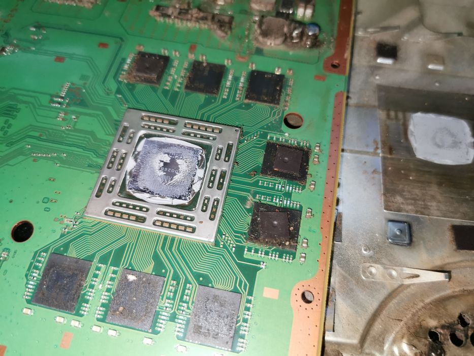 Curatare, schimbare pasta, modare console ( PS3, PS4)