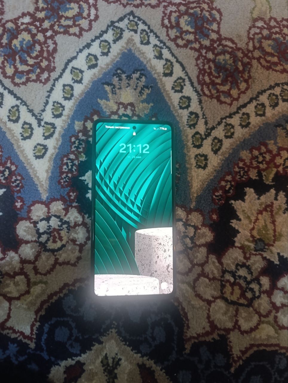 Samsung  A 52  xotira  128gb rangi qora sastayana yaxshi