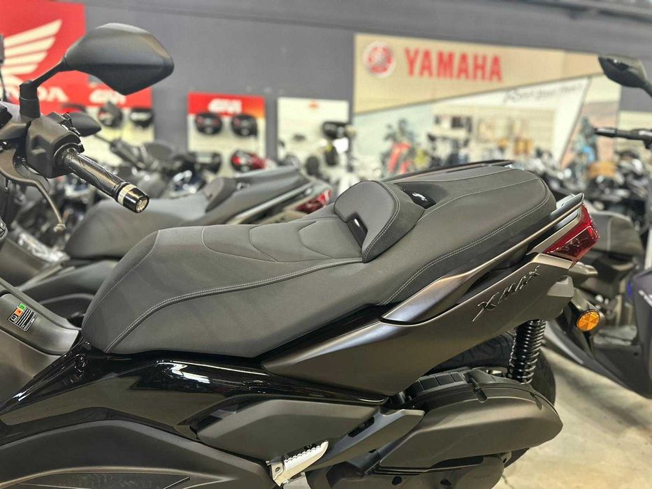 Yamaha X-Max 125 2025 se conduce cu B125 -Yamaha Constanta
