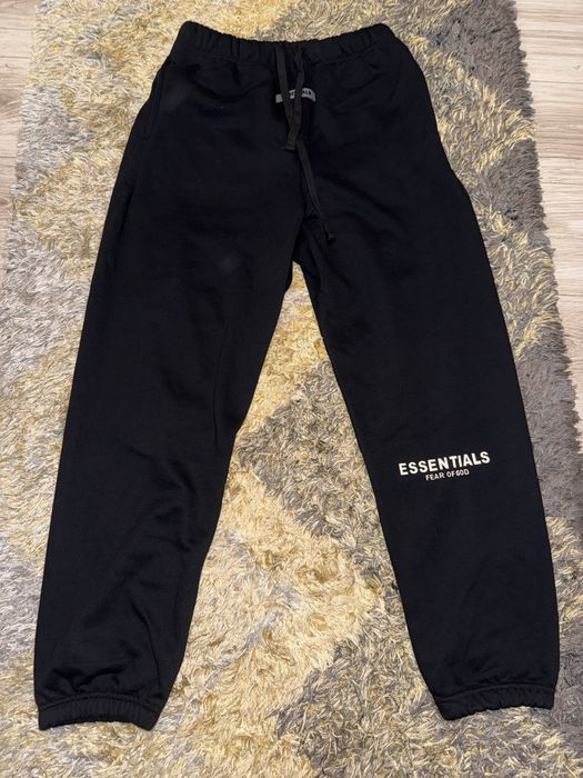 Pantaloni essentials marime S