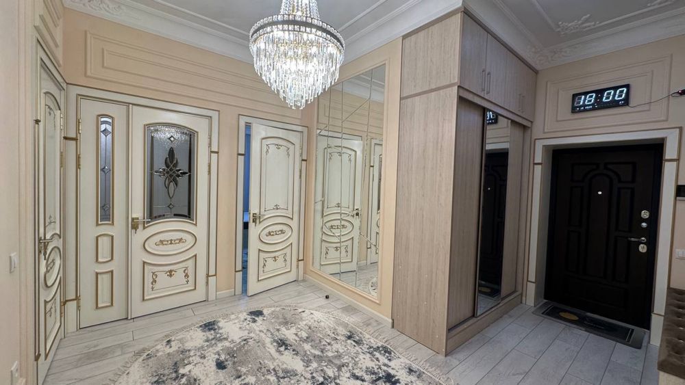 Продаётся квартира на Ж/К Пойхтахт Гавхари  Ц2 ориентир