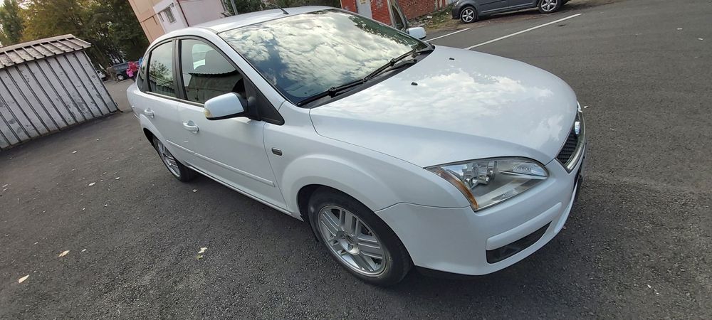 Vând Ford focus 2