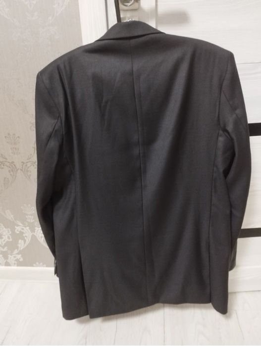 Продается мужской костюм