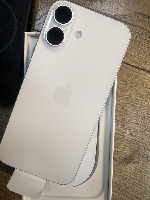 Iphone 16 white 128gb 100% батерия!Гаранция
