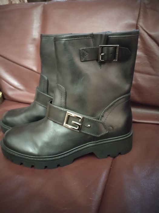 Guess Оригинални кожени боти