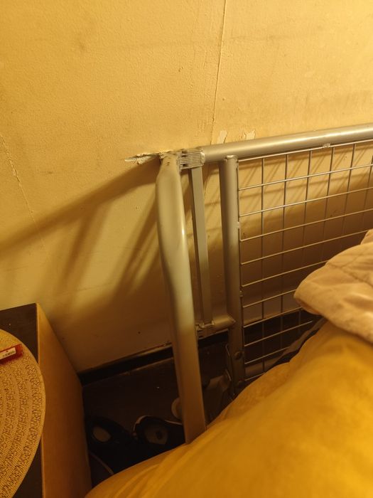 Canapea extensibilă din Metal foarte întreținută curată 2 Metri