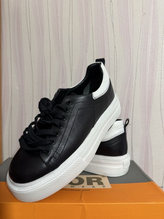 Кожаные кеды, новые