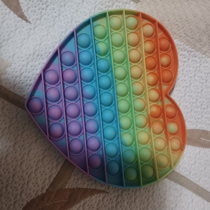 Чисто нов  шарен попит