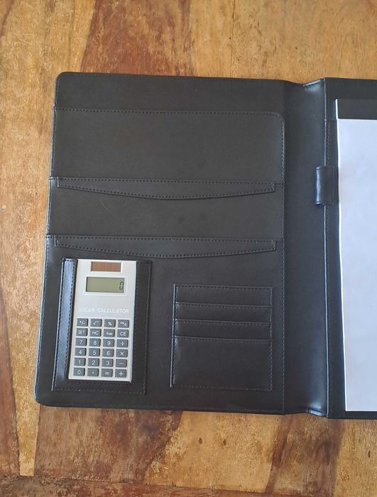 папка луксозна със соларен калкулатор Mline кожа черна A4