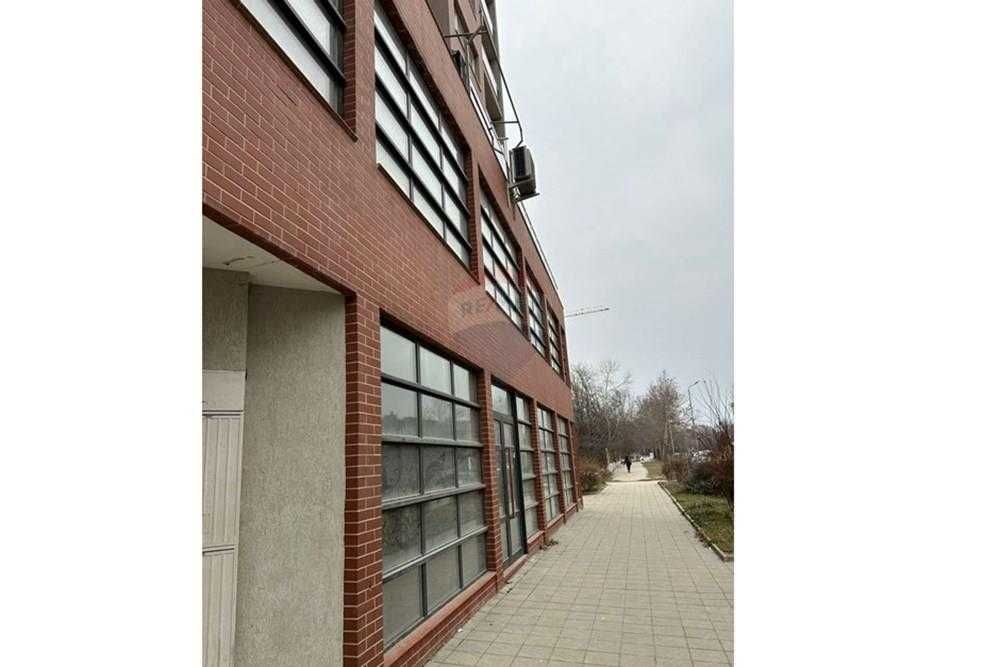 Продава се Магазин в Пловдив, Западен - 1008 кв.м за 1101 €/кв.м - Снимка #5