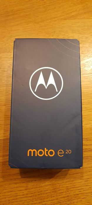 Motorola e 20 чисто нов