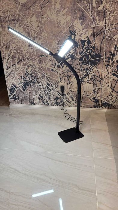 Lampa de birou cu telecomanda și usb NOUA