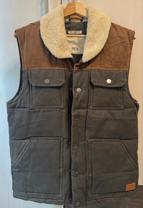 Vesta ZARA MAN cu guler