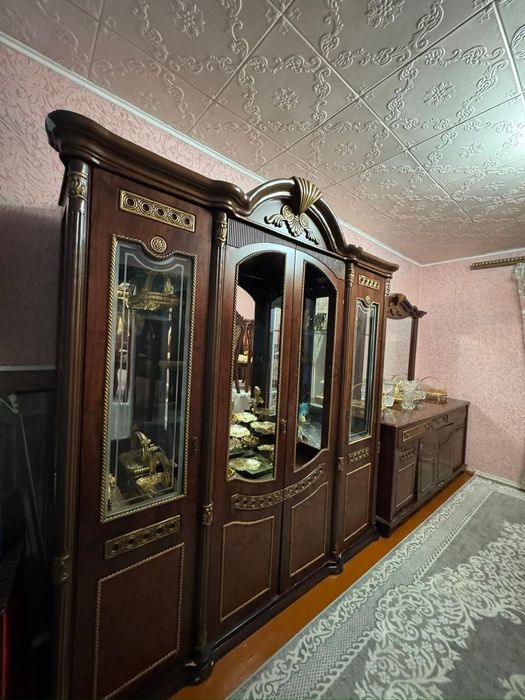 Продаётся Сетенка и комод