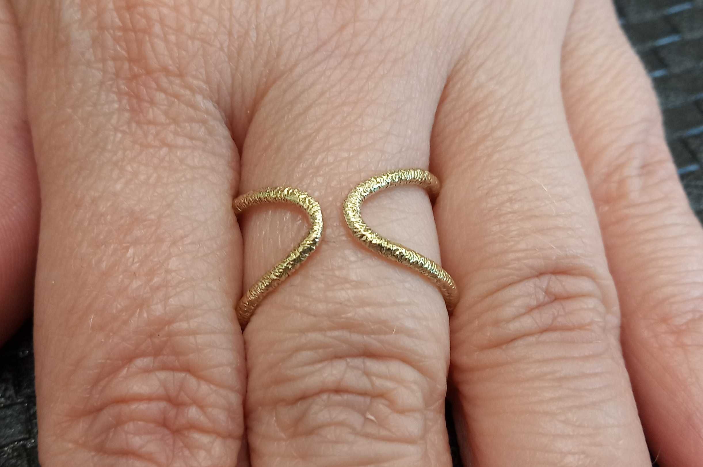 Оригинален златен пръстен