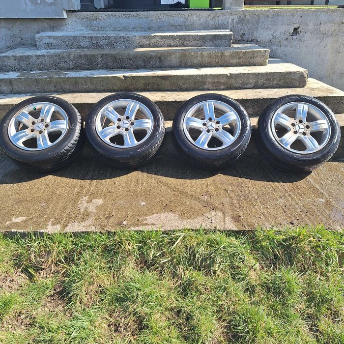 Vand 4 cauciucuri cu janta aliaj