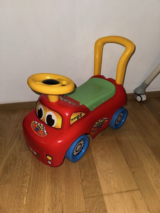 Masinuta de jucarie pentru copii