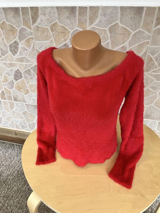 Pulover dama pufos H&M  rosu frumos de sarbatori