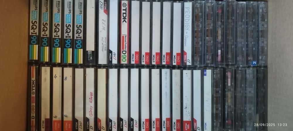 Casetofon panasonic cu CD plus 100 casete