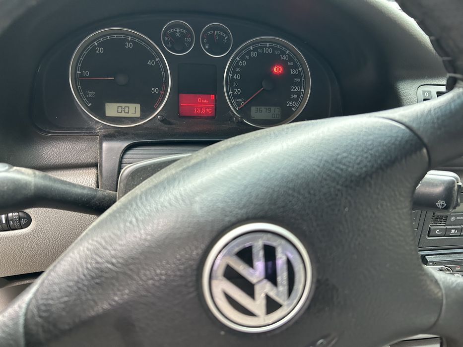 Vând Volkswagen Passat B5.5