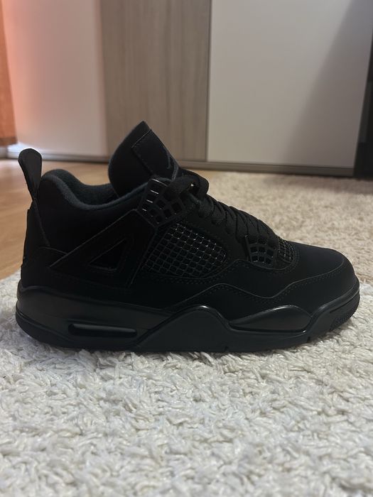 Jordan 4 black cat