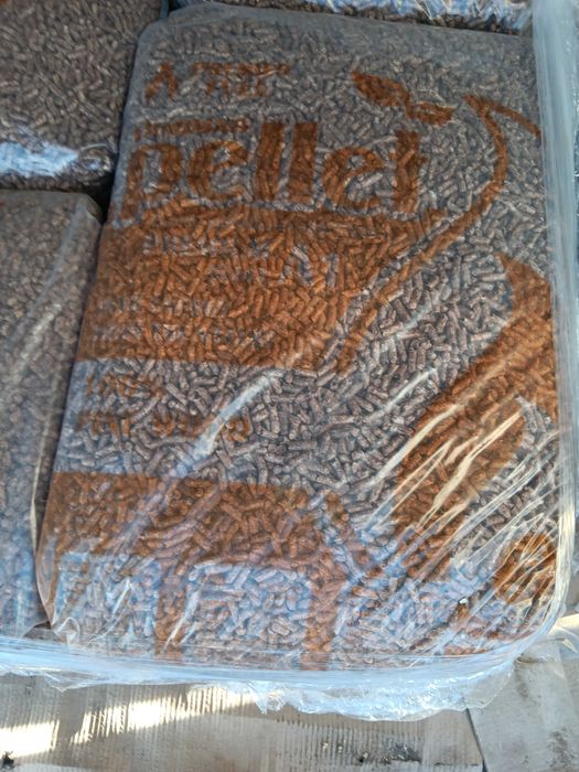 Иглолистни и широколистни пелети.