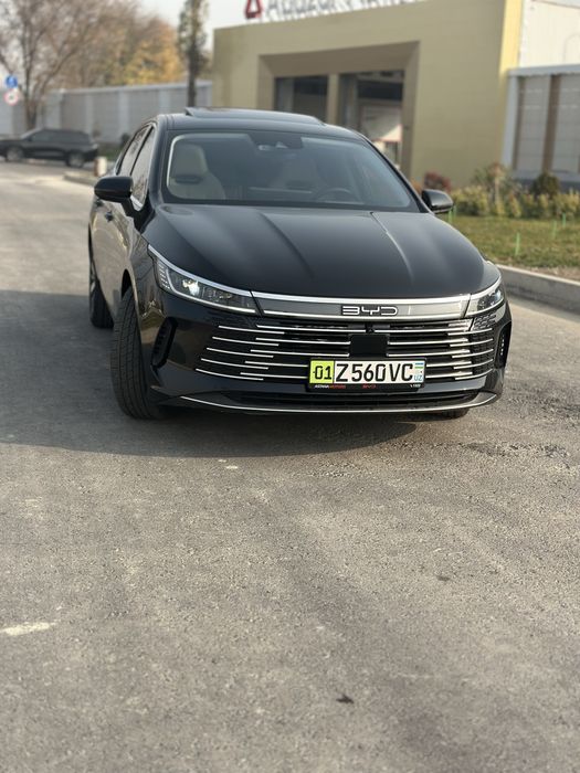 BYD chazor Qora Gbrid 4 poz Full 2023