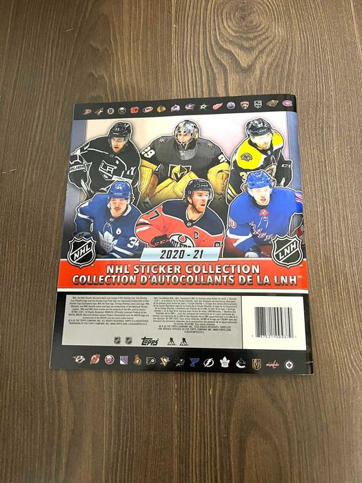 Автограф от Jonathan Toews (хокей на лед) + албум и карти