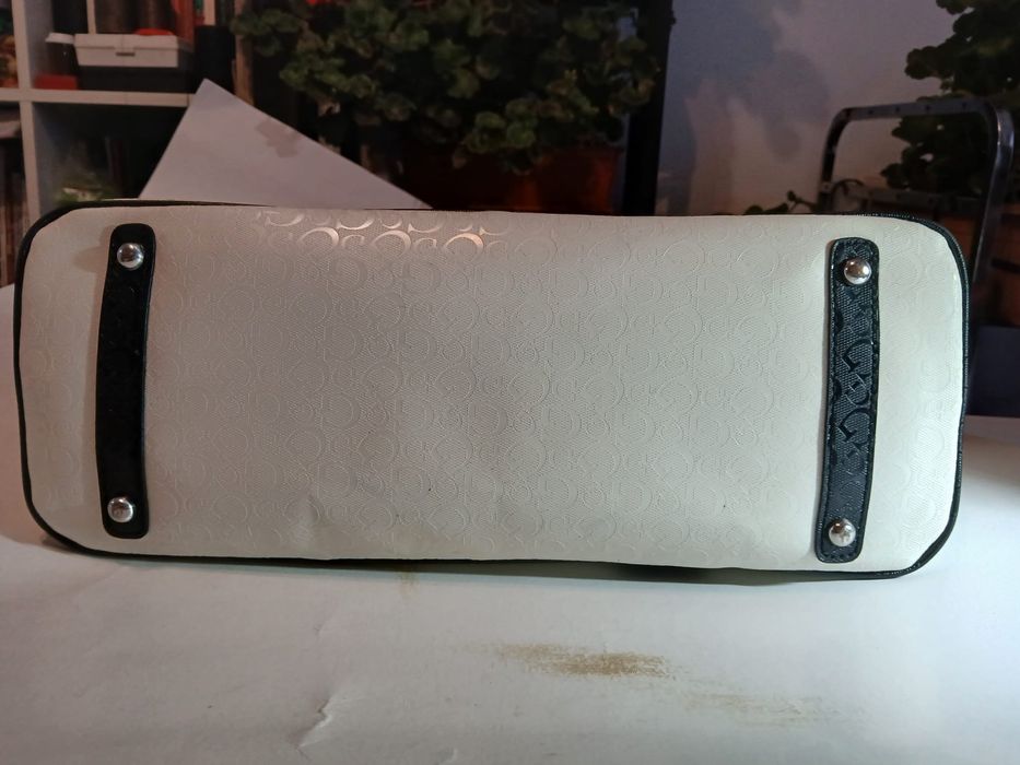 Guess, superba, origibala, fara defecte