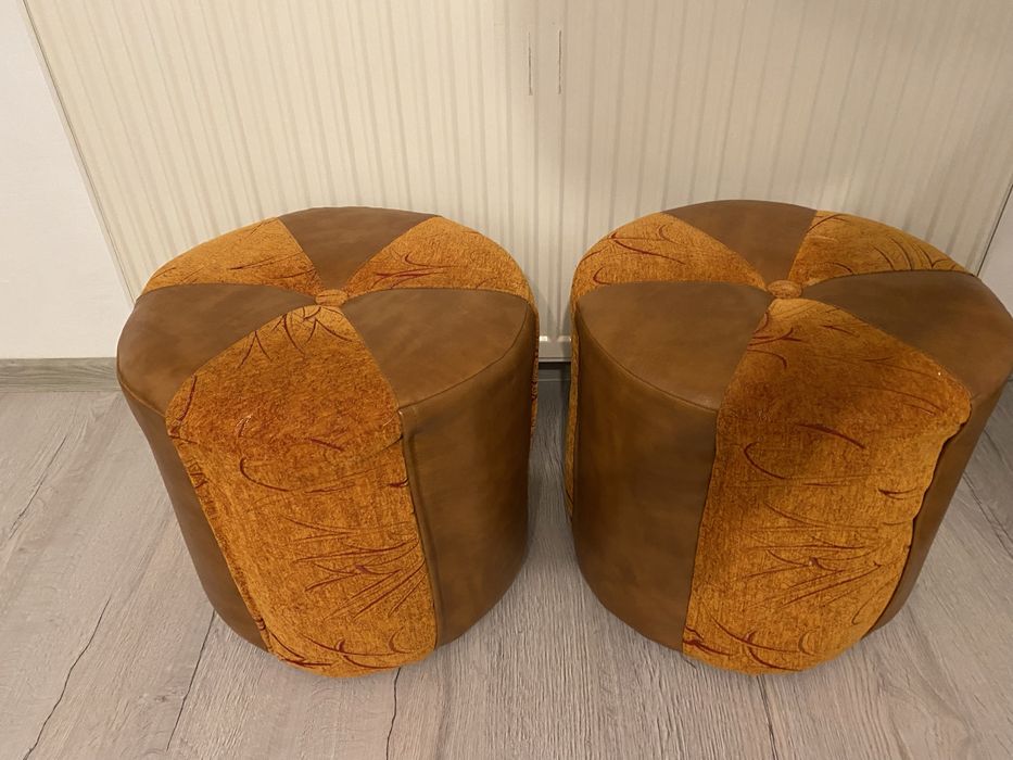 Vand 2 tabureti pentru camera mare