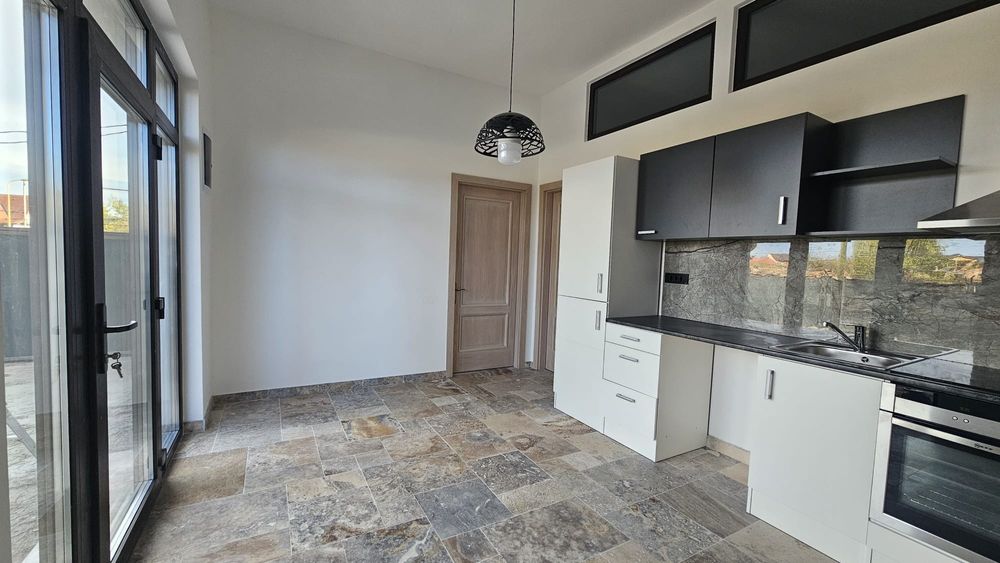 Inchiriere termen lung   casa Brașov zonă  liniștită