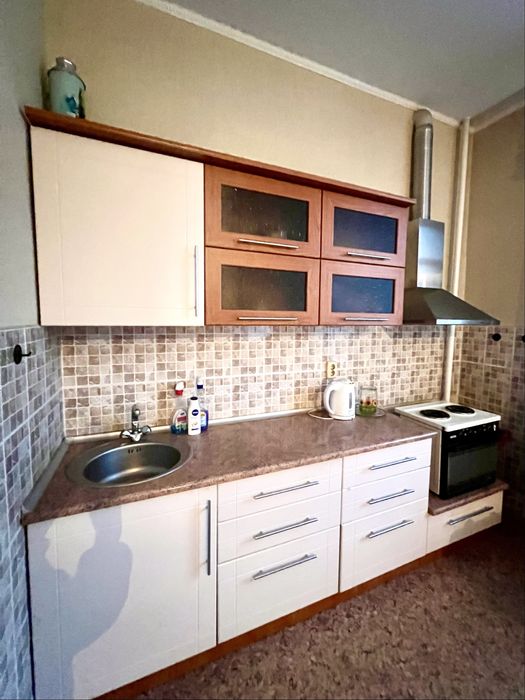 Кухонный гарнитур отличного качества  в отличном состоянии