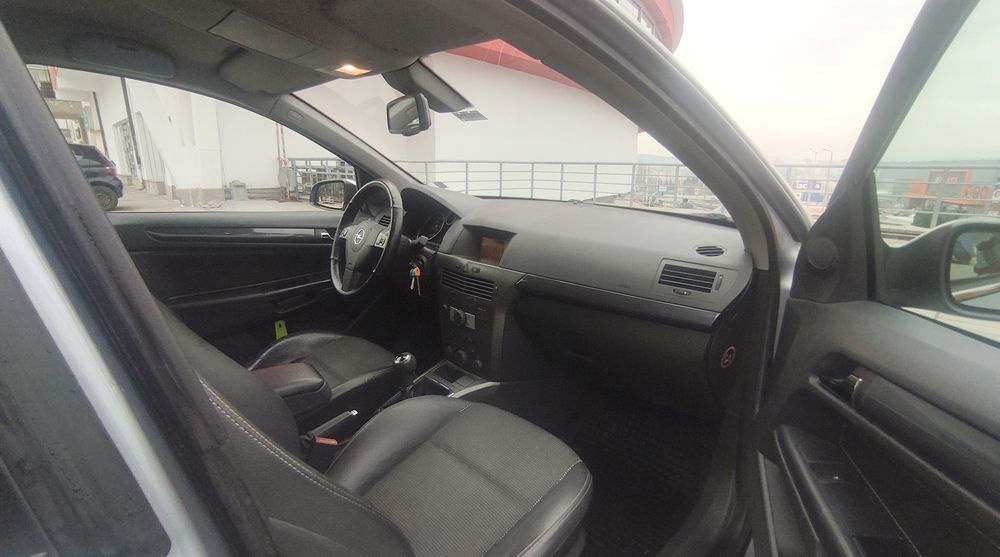 Cosmo полукожен салон Opel Astra H