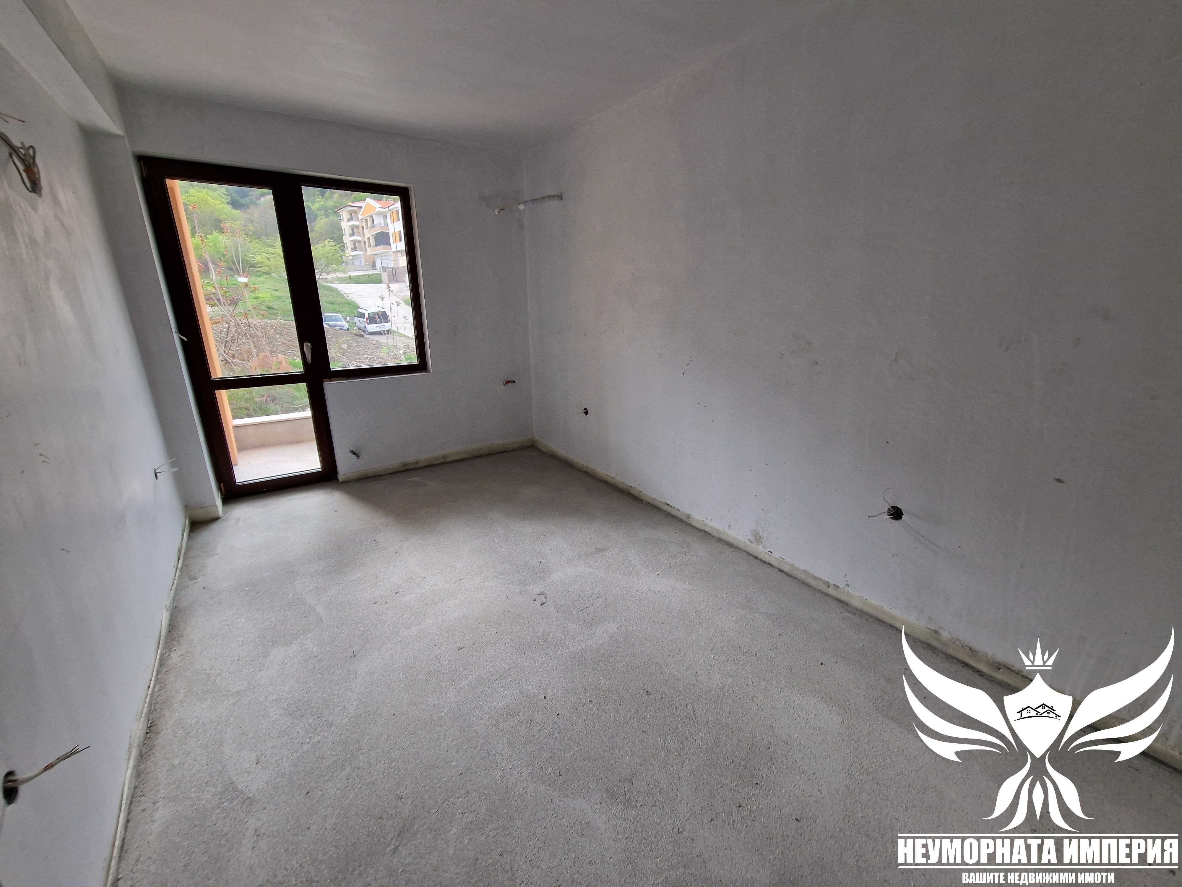 Продавам нов тристаен 92кв. ет. 2 в гр.Асеновград, кв.Стадиона