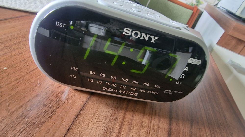 Sony ,radio cu ceas desteptator,ocazie