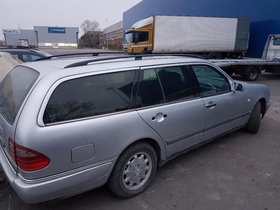 На Части Mercedes Е-класа W210 250 D 113к.с. Classic Мерцедес Е-класа