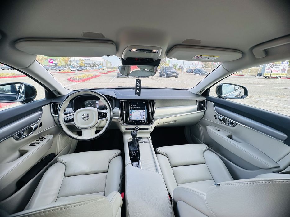 **Volvo S90 2018 **
