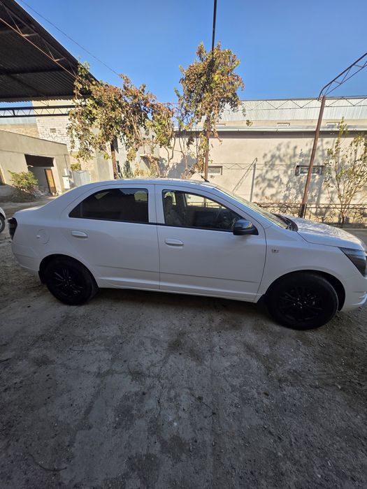 Срочни сотилади 2025