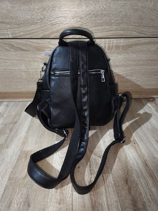 Дамска кожена раница