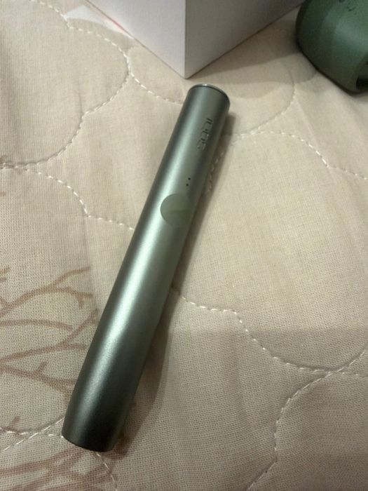 Продавам запазен iqos Iluma