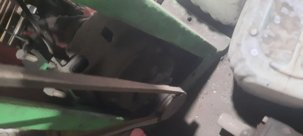 Tokarni stanok sotiladi