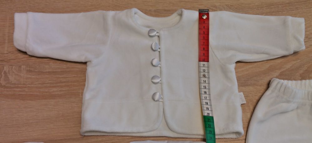 Vand costumas alb pentru botez baieti,marime 62cm