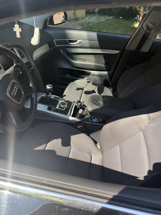 Vand audi a6 . Detali la telefon