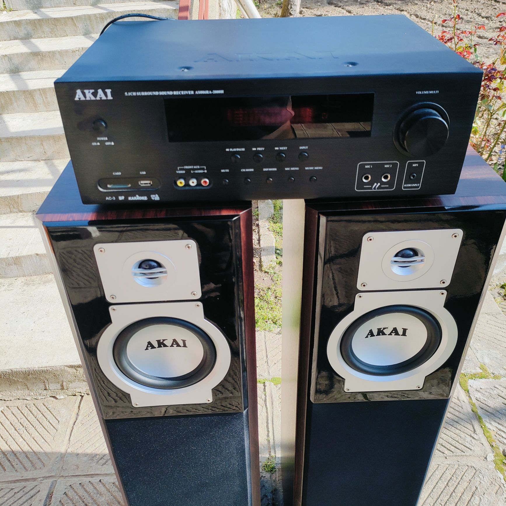 Колони Akai и ресирвър Akai