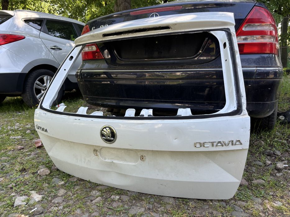 Капак Skoda Octavia 3