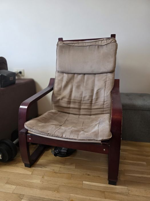 Стол (кресло), подходящо и за кърмене + табуретка