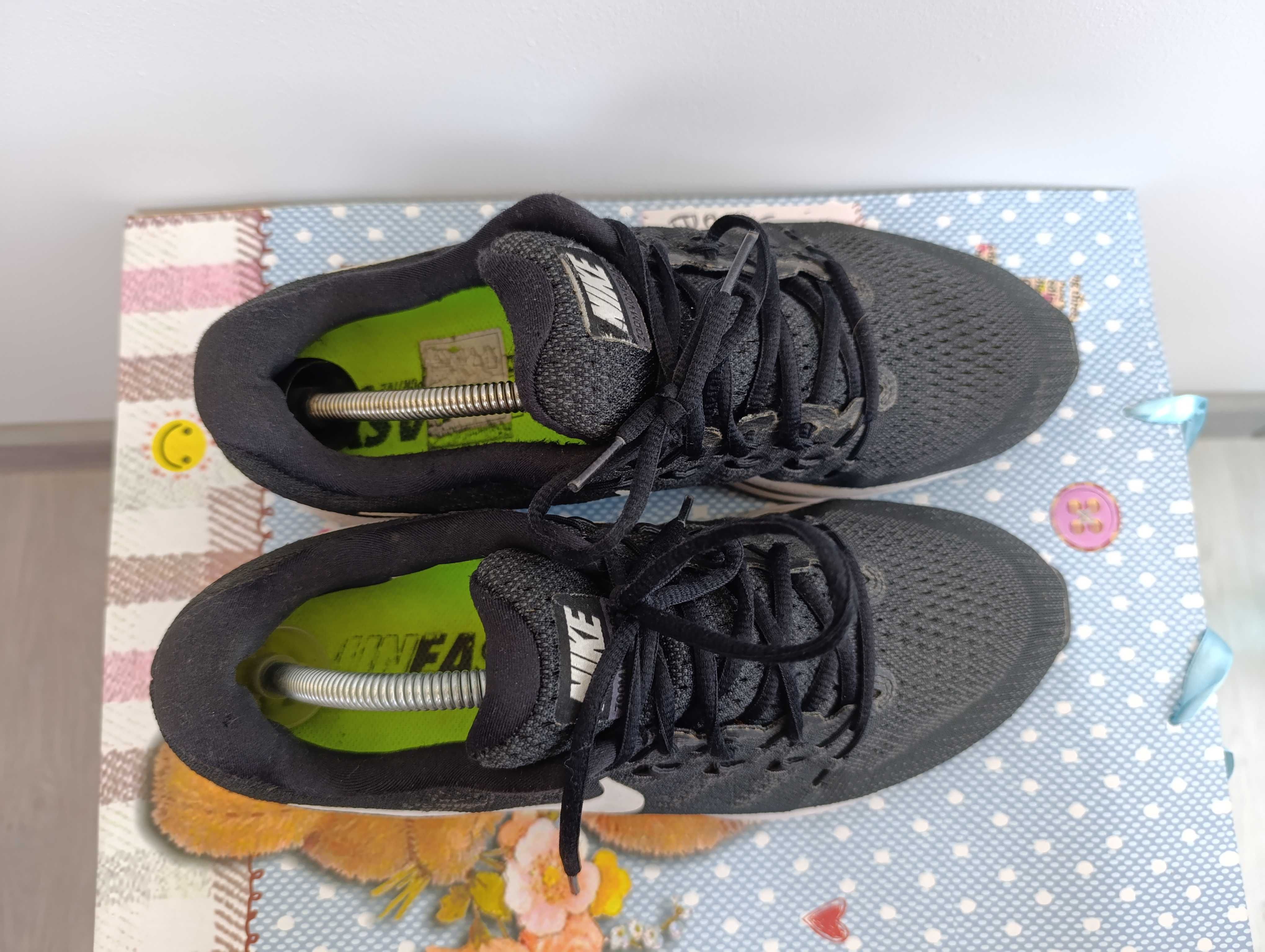 ''Nike Air Zoom Vomero 12''оригинални маратонки 44.5 номер