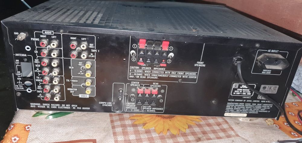 Vând sau schimb amplificator si boxe