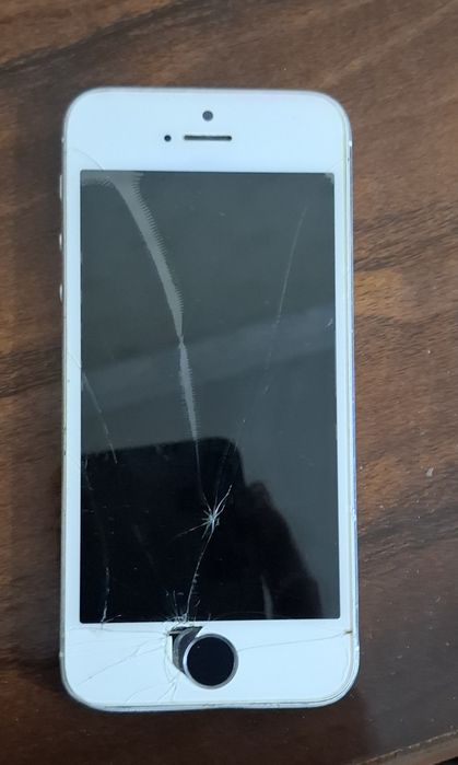 Айфон 5 сотилади